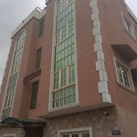 Fbm Place Guest House Agun Bagian luar foto